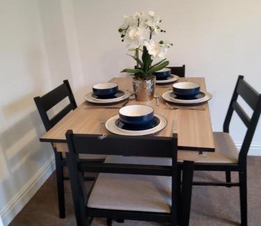 Bowthorpe Villa | Bishybarnabee lodge
