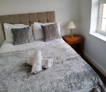 Bowthorpe Villa | Bishybarnabee lodge
