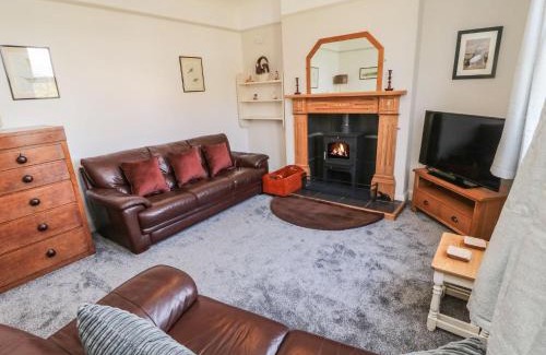 Amble House | Bisley House