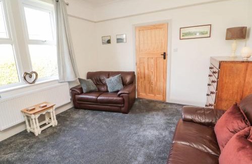 Amble House | Bisley House