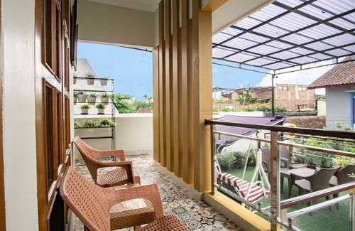 Pogung Lor Villa | Bisma Balcony Homestay