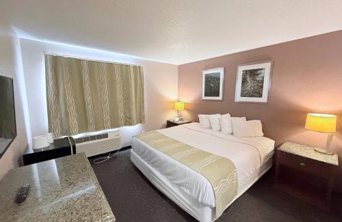 Fargo Hotel | Bison Inn & Suites on University