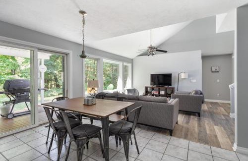 Williamsburg House | Bissell Creek Woodside Cottage