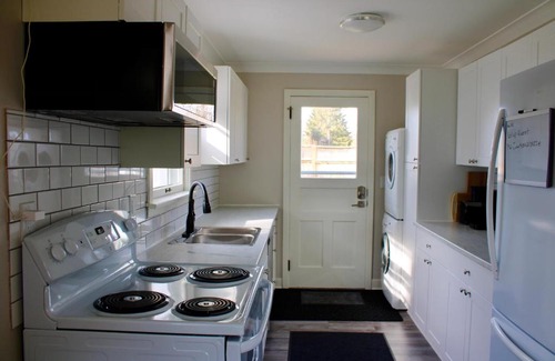 Historic Old Town House | Bissell's Hideaway in Heart of Old Town NOTL