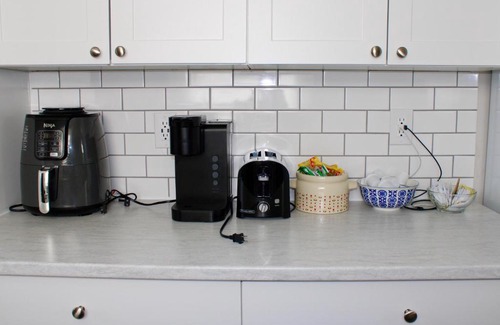 Historic Old Town House | Bissell's Hideaway in Heart of Old Town NOTL