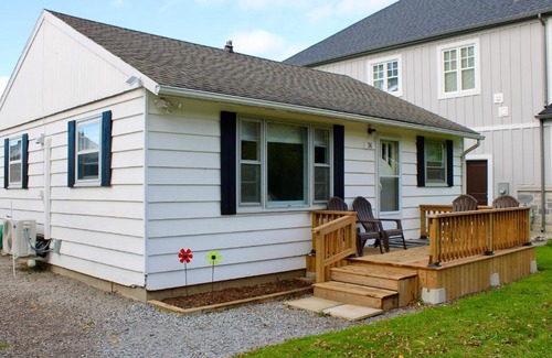 Historic Old Town House | Bissell's Hideaway in Heart of Old Town NOTL