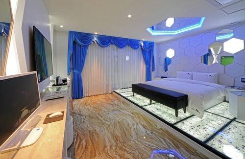 Jinhae-daero Hotel | Biz Hotel