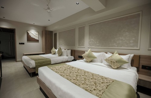 Surat Hotel | Biznotel by Pride Surat