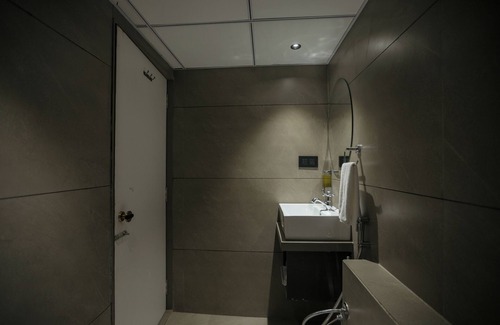 Surat Hotel | Biznotel by Pride Surat