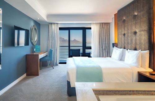 Bloubergstrand Hotel | Blaauwberg Beach Hotel