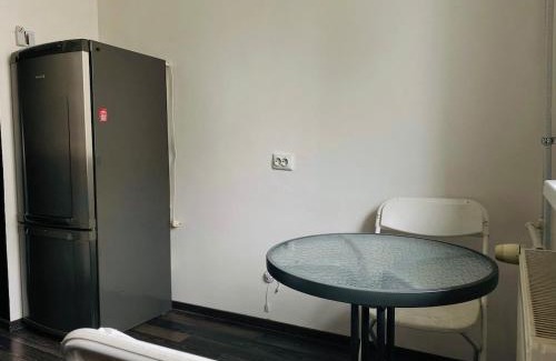 Haabersti Apartment | Black Apartment at Blossom Hill
