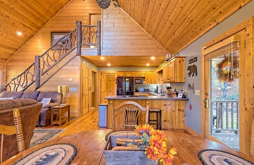 Hiawassee Cabin | Black Bear Cabin - by Chatuge Home Concierge hot tub, pool table