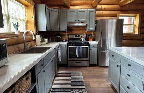 Superior Ski Chalet | Black Bear Chalet - Alpine Falls Ranch