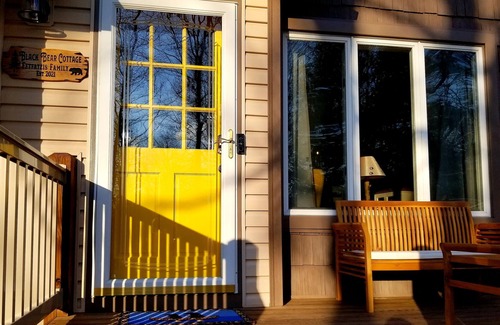 Jim Thorpe Cottage | Black Bear Cottage in Jim Thorpe with Indoor Hot Tub