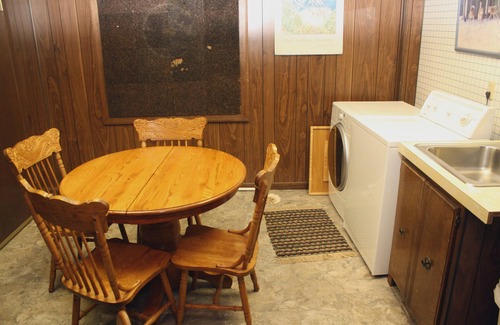 Coyne Placer Valley House | Black Bear Crossing: Pet-Friendly Bliss with a Touch of Retro Nostalgia