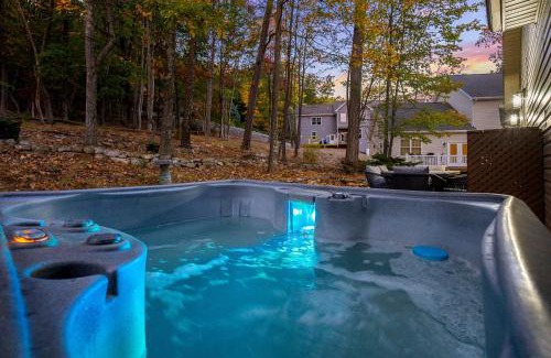 Massanutten House | Black Bear Ridge Luxe Cabin W Views & Hot Tub