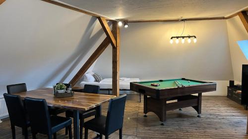 Landshut Apartment | Black Billard l Loft für 2-5 Personen l Wohlfühlen in Altstadtnähe