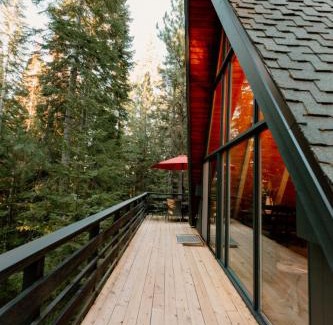 Black Butte Ranch House | Black Butte Ranch Modern A-Frame Retreat, sleeps 8