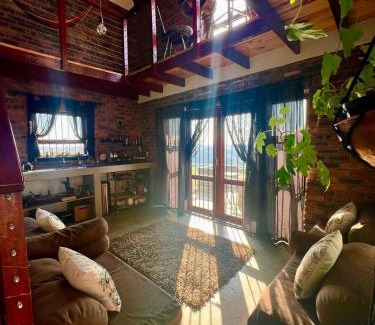 Inchanga House | Black Cat Cottage