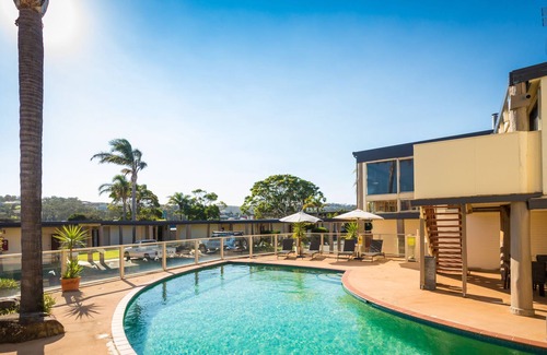 Merimbula Hotel | Black Dolphin Resort Motel & Apartments