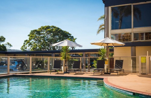 Merimbula Hotel | Black Dolphin Resort Motel & Apartments