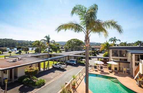 Merimbula Hotel | Black Dolphin Resort Motel & Apartments