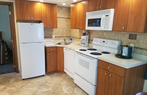 Wisconsin Dells Hotel | Black Hawk Motel and Suites