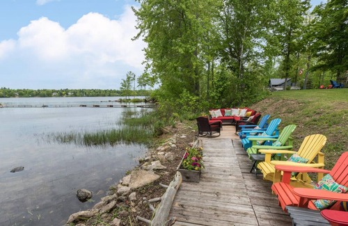 Tay Valley Cottage | Black Lake Cottage w/ Hot Tub and Sauna