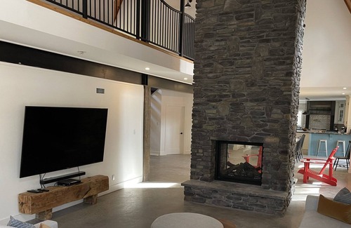 Torrance Cottage | Black Lake Lodge Renovated spacious cottage, sleeps 16