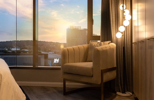 Menlyn Apartment | Black Marble - Menlyn Residence