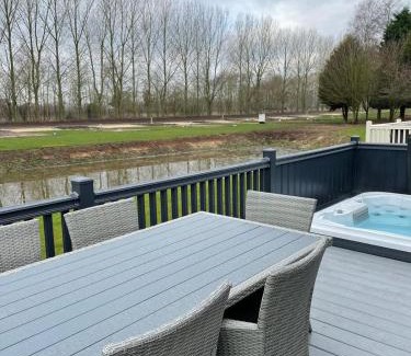 Allerthorpe House | Black Moorhen Lodge with Hot Tub