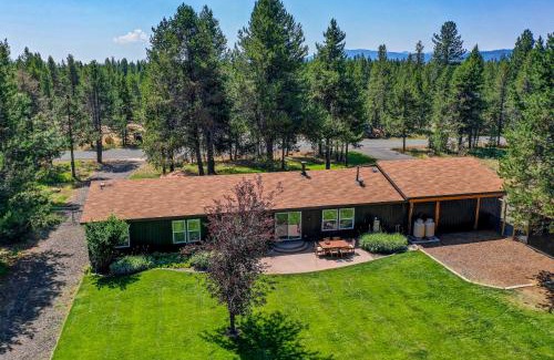 McCall House | Black Moose - Pet friendly - Trailer parking - Wood stove - Single level
