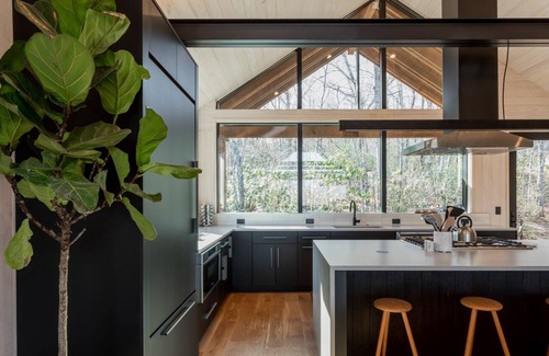 Laurel Ridge House | Black Mountain Cross Cabin, luxury private home with amazing views and hot tub.
