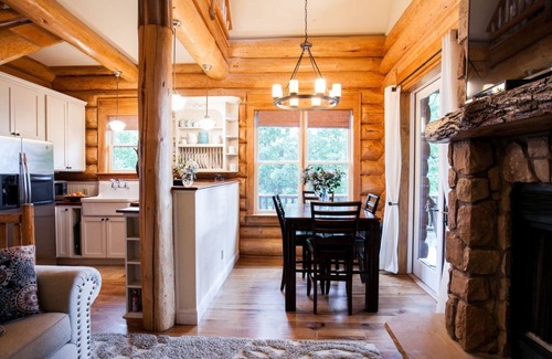 Black Mountain Cabin | Black Mountain Log Cabin | Secluded, Pet-friendly 3BD with Hot Tub & Views!
