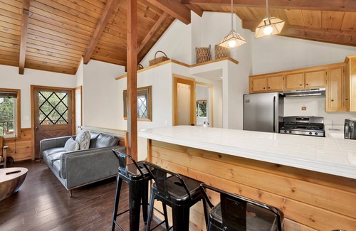 Upper Moonridge Cabin | Black OAK Cabin #1977