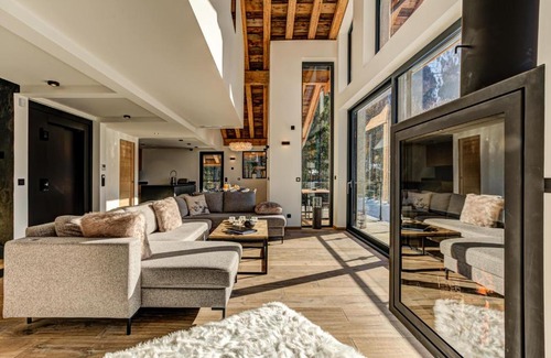 Les Tines Ski Chalet | Black Pearl Chalet 5*