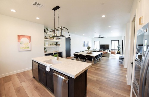 Hurricane Villa | Black Ridge Villa near Sand Hollow & Zions. Sleeps 32. Private pool & hot tub.