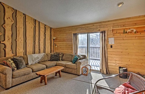 Ironwood House | Black River Retreat 3 Mi to Powderhorn Mountain!