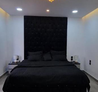 AlUla Apartment | Black