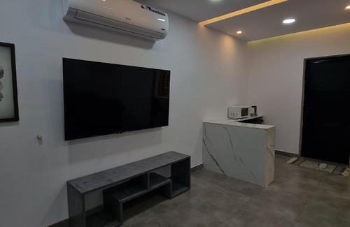 AlUla Apartment | Black