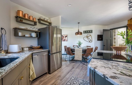 Lake Hatcher Park Condo | Black Stone-Dreamy Mountain Getaway on the Water with Endless Views.
