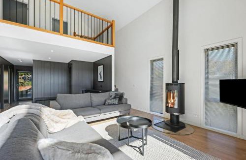 Merrijig House | Black Tusk - Merrijig - Sleeps 8