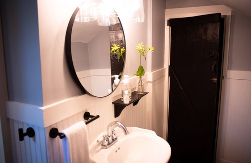 Interlaken Bed & Breakfast | Black Walnut Bed and Breakfast