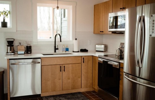 Luray House | Black Walnut Cabin
