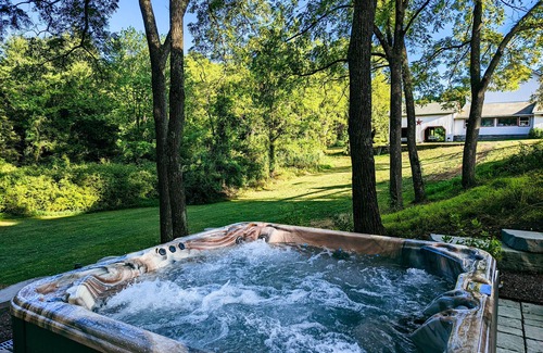 Mount Marion House | Black Walnut Farm: 1700s Farmhouse on 34 acres, Antique Lover's Dream