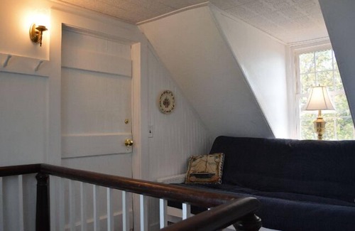 Tilghman Bed & Breakfast | Black Walnut Point Inn