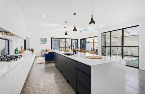 Casuarina House | Black Wattle Beach House - just opposite the beach
