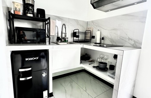 Monteverde Apartment | Black & White Apartments Monteverde