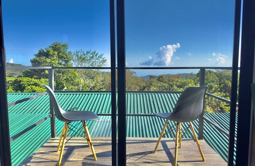 Monteverde Apartment | Black & White Apartments Monteverde