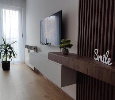 City Center Apartment | Black & White